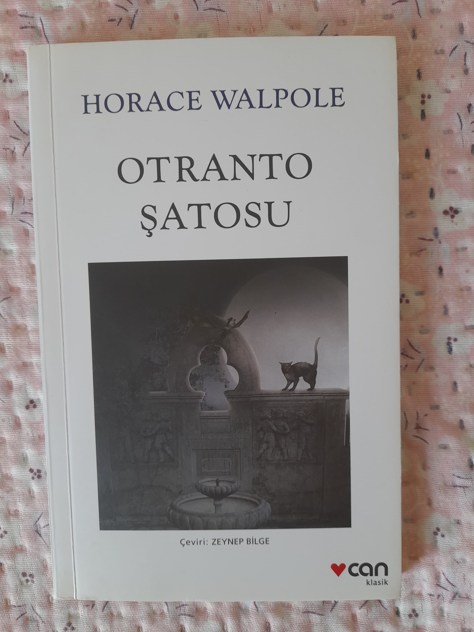 Otranto Şatosu— Horace Walpole