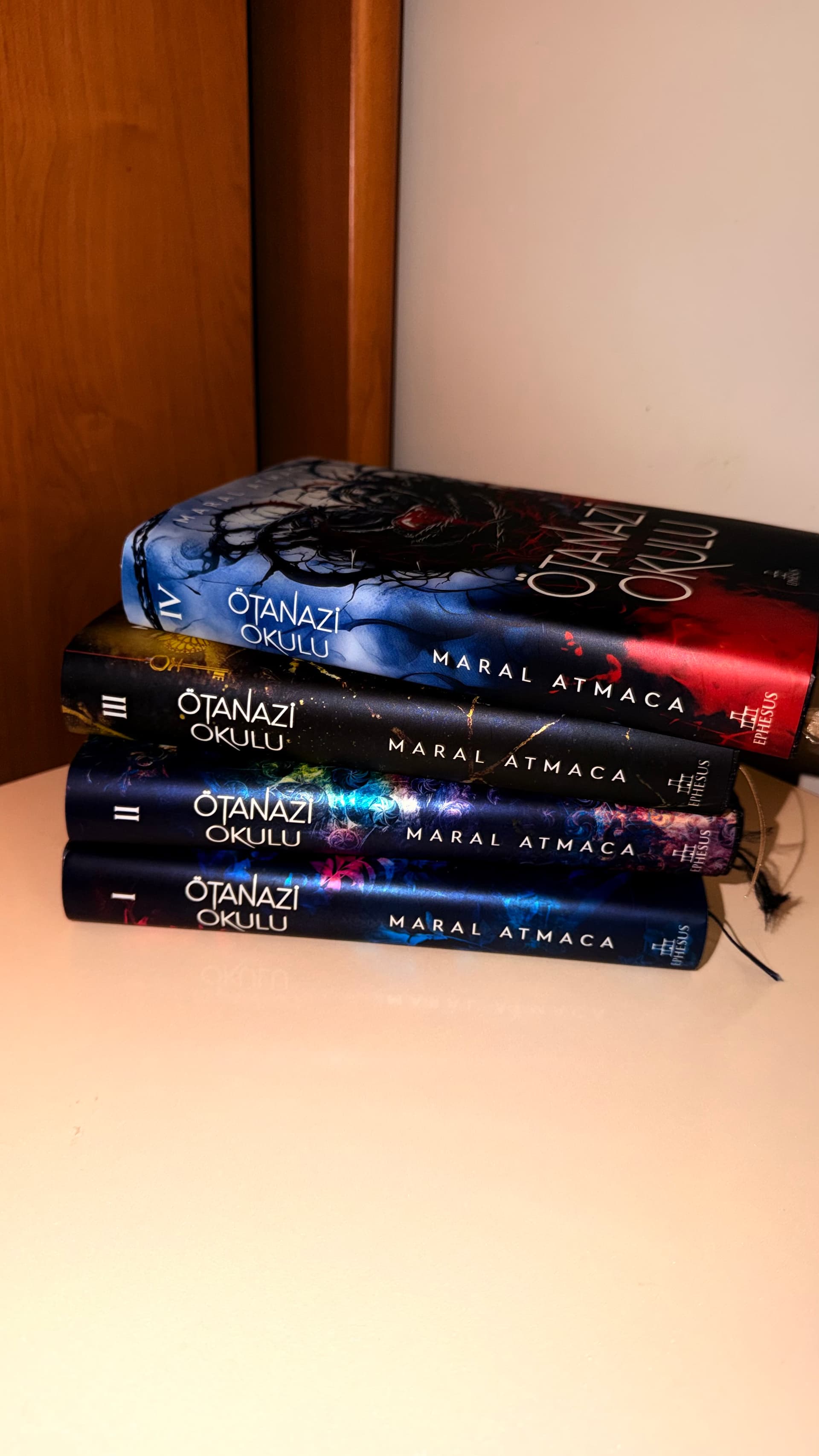Ötenazi okulu 1-2-3-4 ciltli kitap. Kitap yeniden farksız — 2